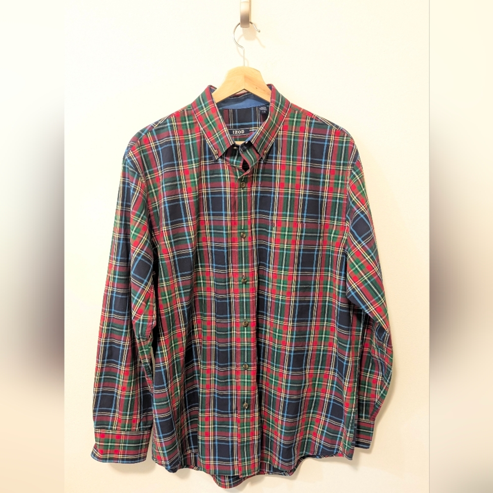 IZOD Men's Red and Green Plaid Button Up Shirt Size Large